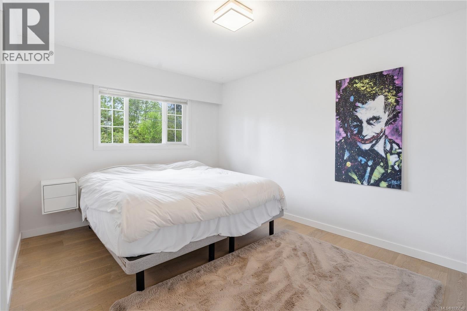 4261 Carey Rd - 12