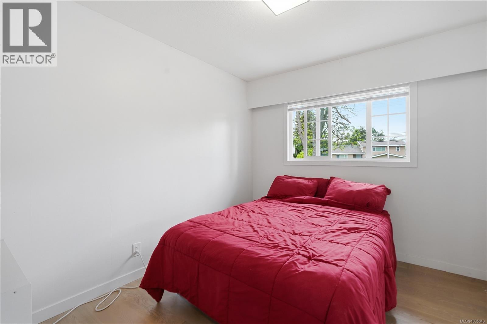 4261 Carey Rd - 14