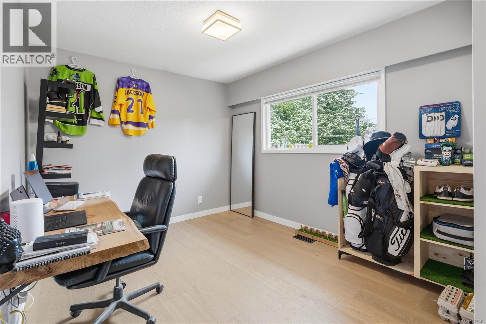 4261 Carey Rd - 16