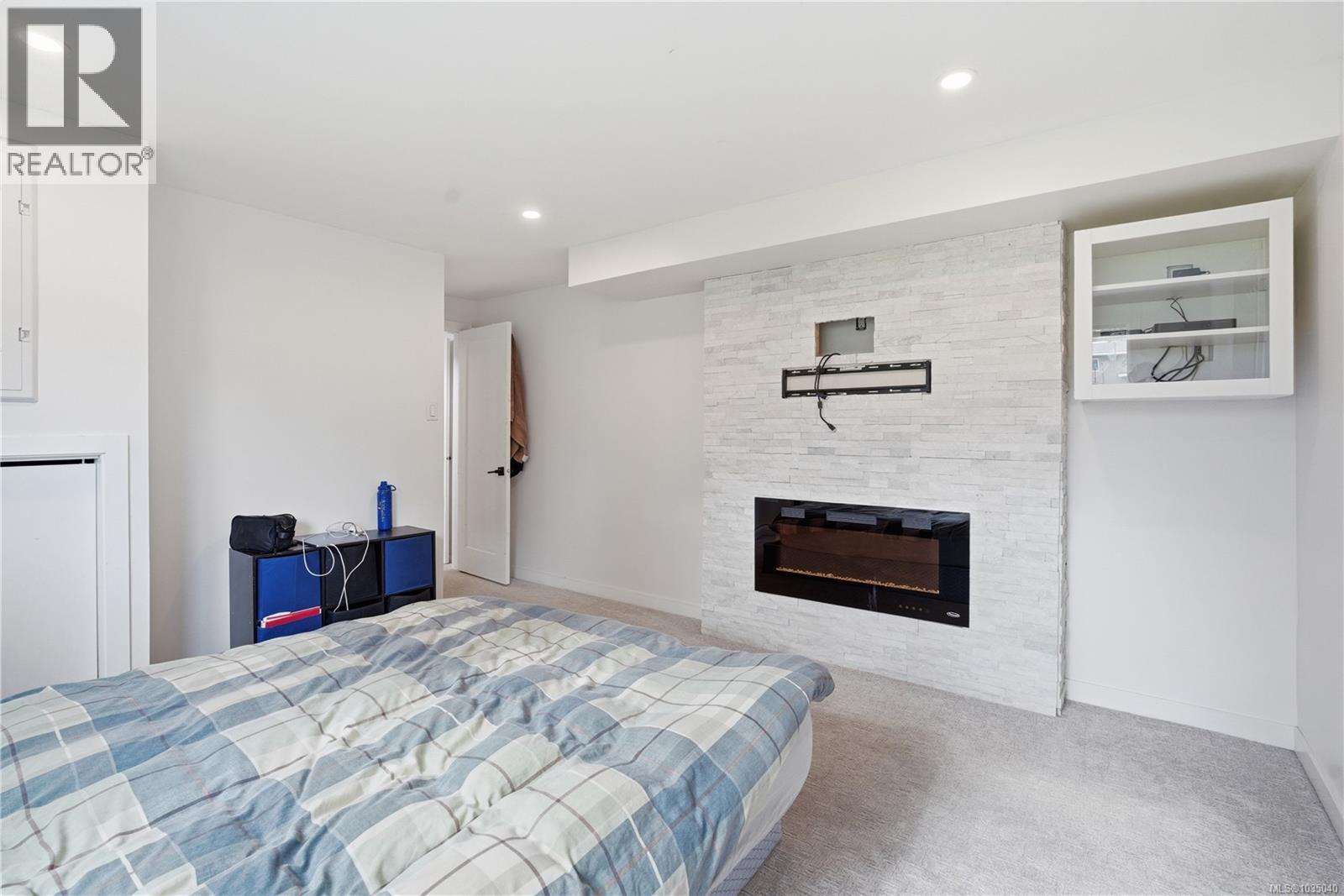 4261 Carey Rd - 20