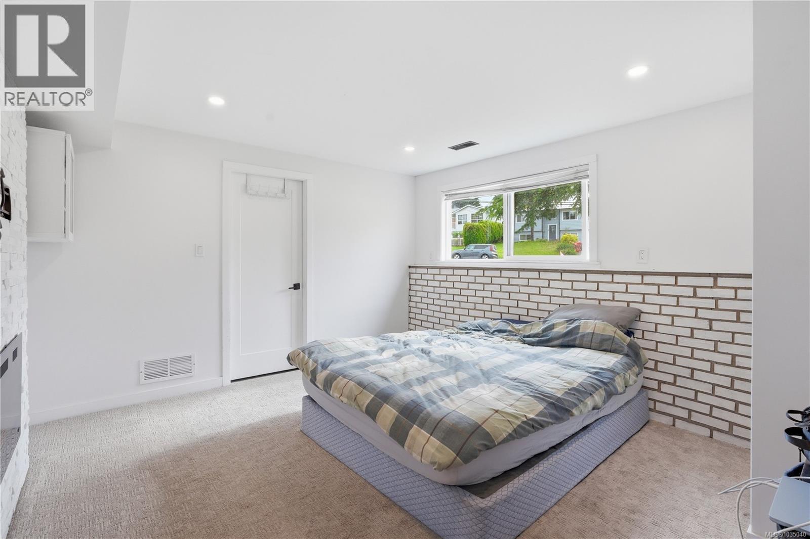 4261 Carey Rd - 21