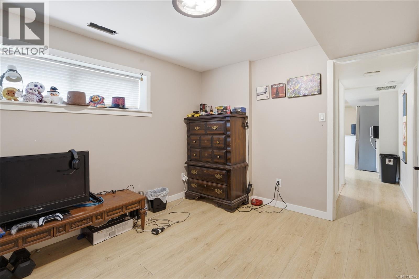 4261 Carey Rd - 26