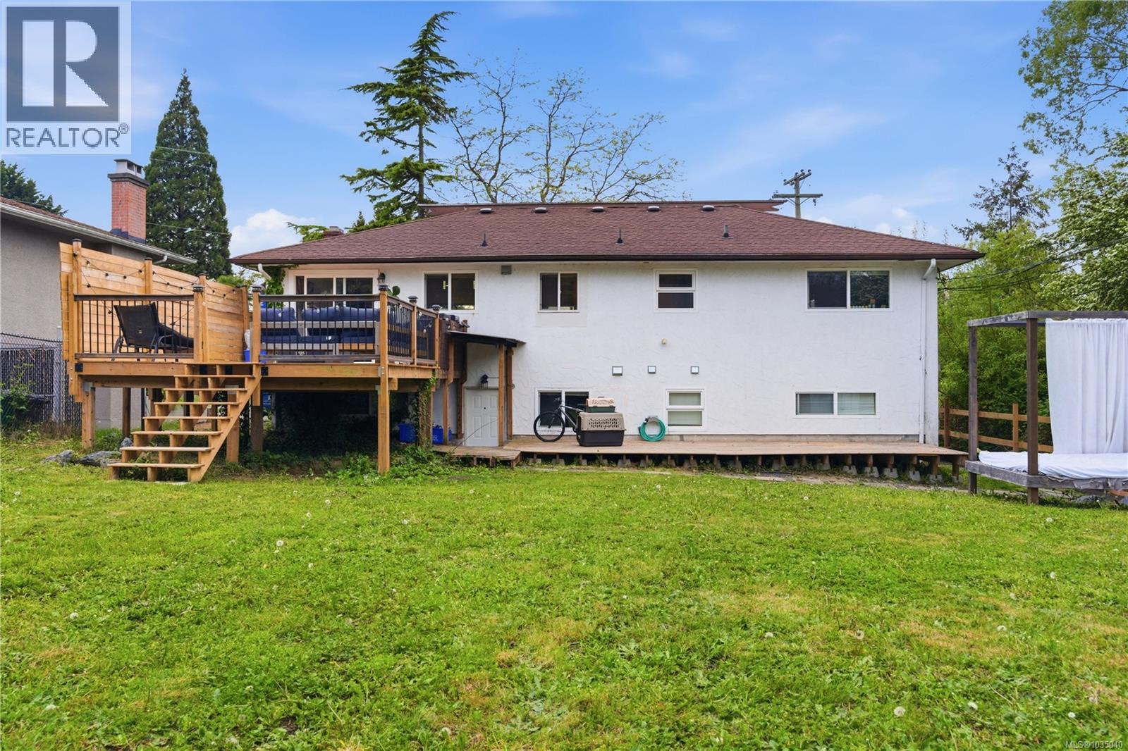 4261 Carey Rd - 32