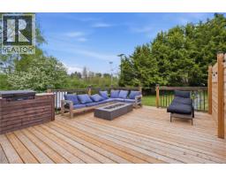 4261 Carey Rd, Saanich, BC V8Z4H1 Photo 18