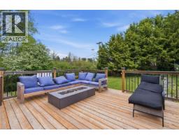 4261 Carey Rd, Saanich, BC V8Z4H1 Photo 19