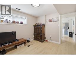 4261 Carey Rd, Saanich, BC V8Z4H1 Photo 26