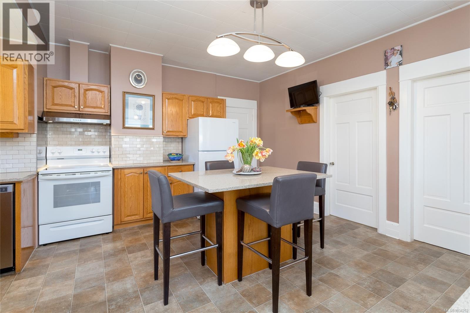 2238 Shakespeare St - 11