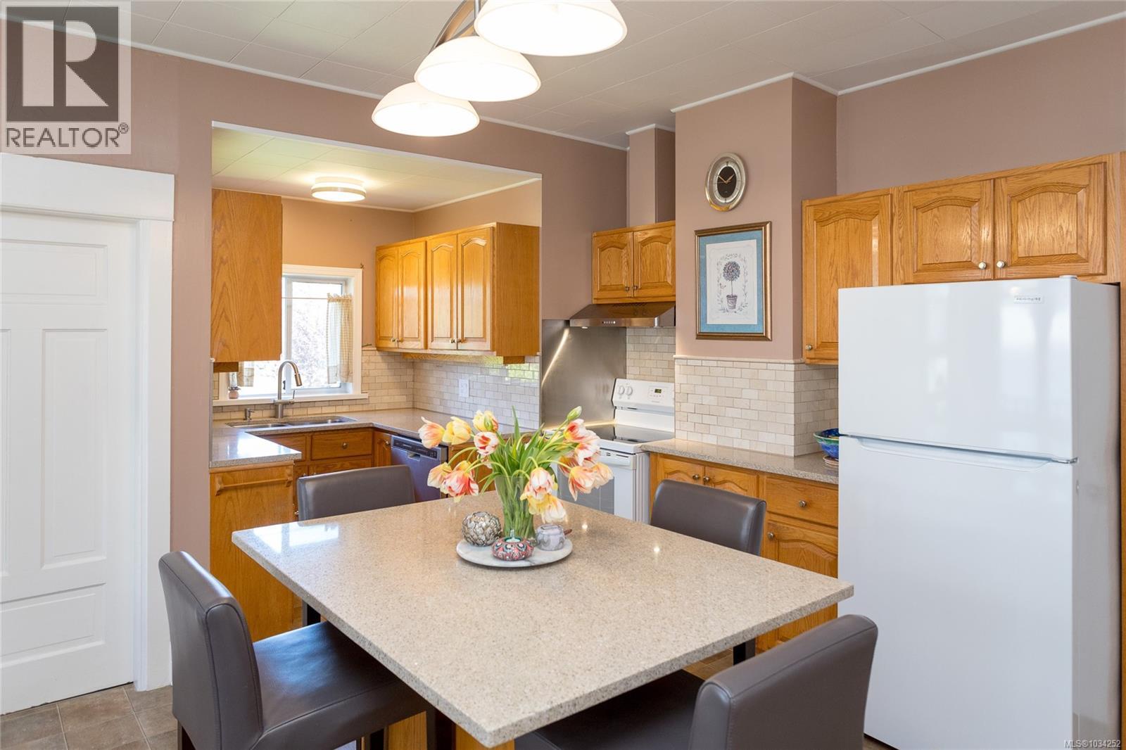 2238 Shakespeare St - 12