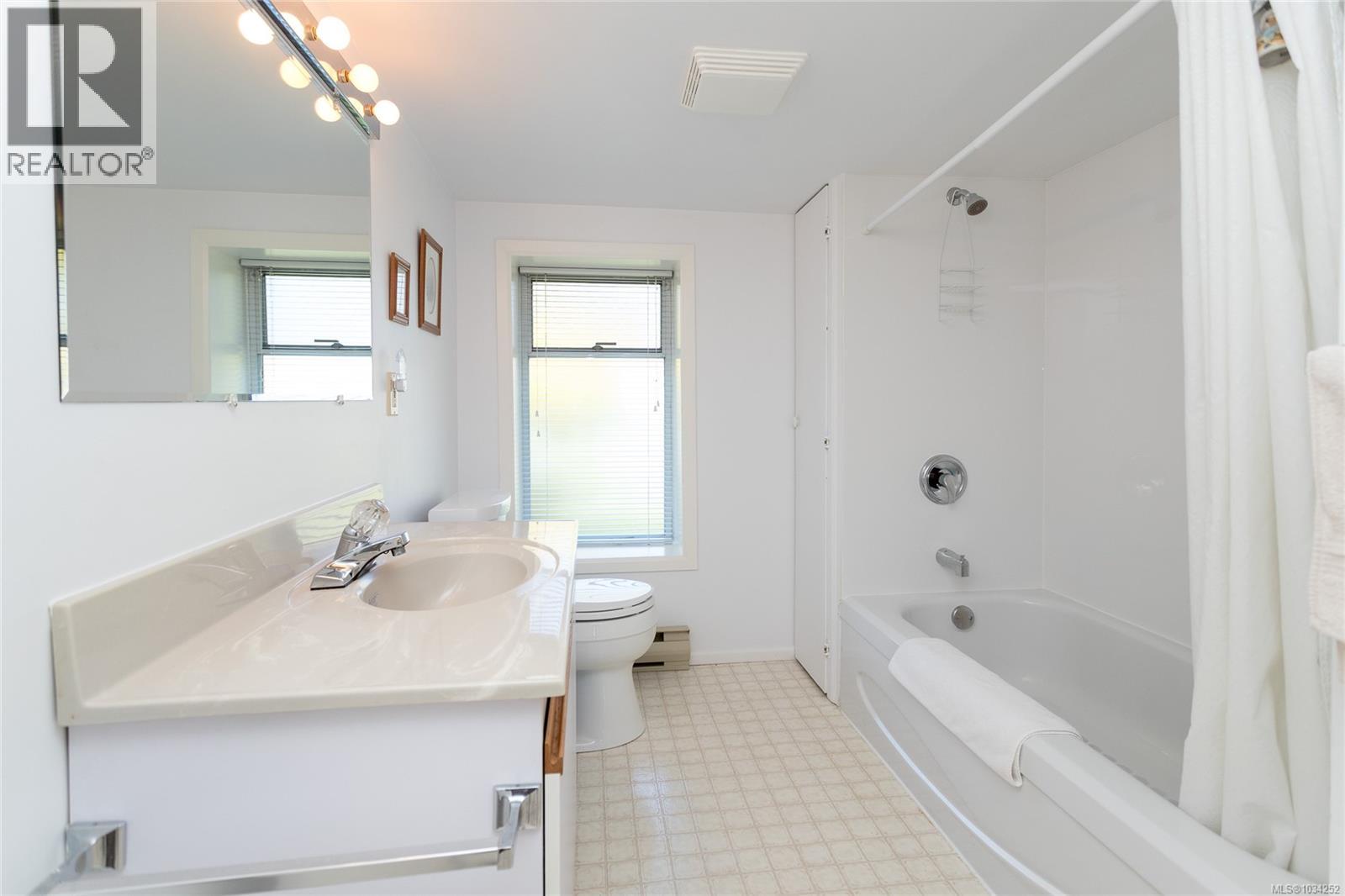 2238 Shakespeare St - 19