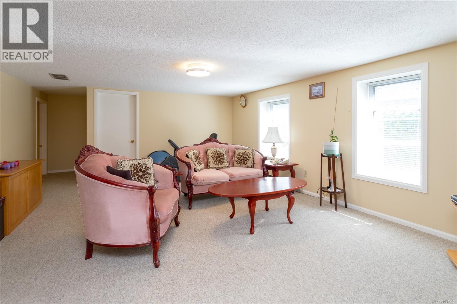2238 Shakespeare St - 22