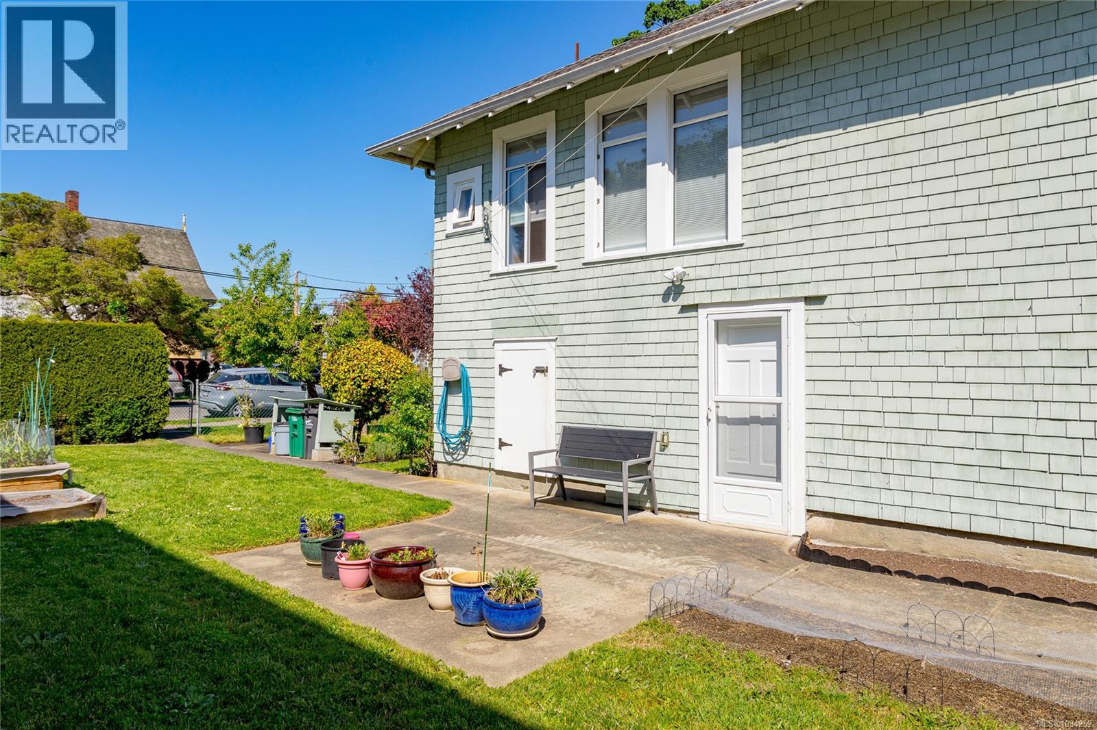 2238 Shakespeare St - 30