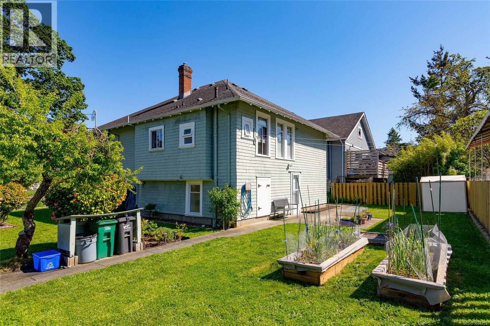 2238 Shakespeare St - 32