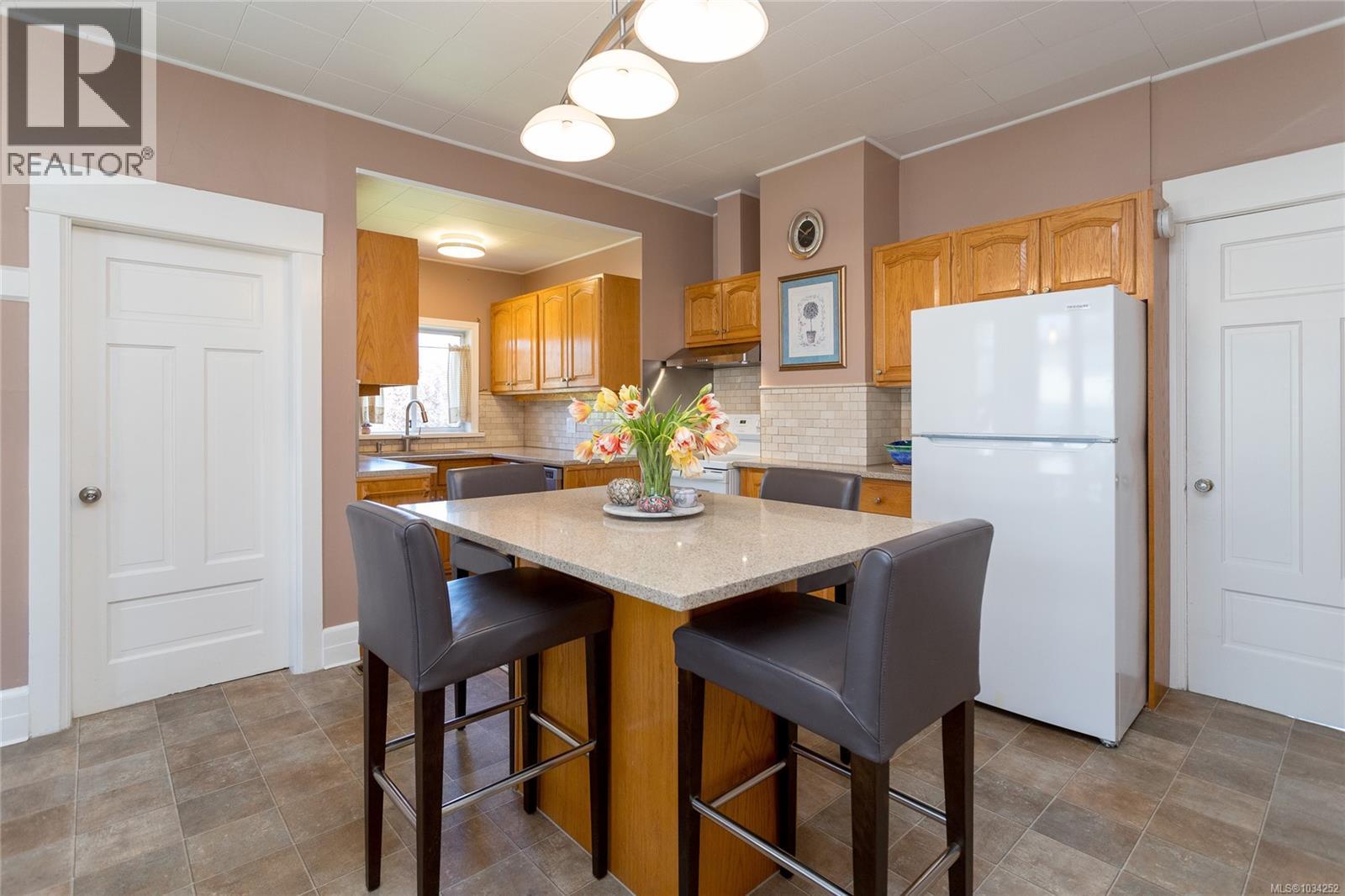 2238 Shakespeare St - 9