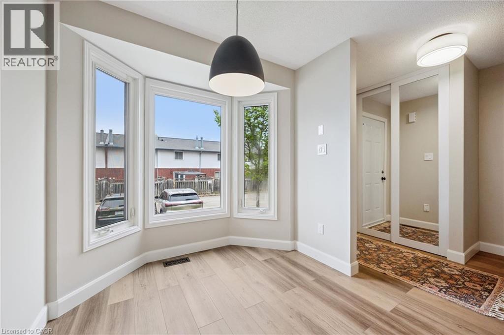 219 KINGSWOOD Drive Unit# 26, Kitchener, Ontario, N2E3J4 — Photo 6