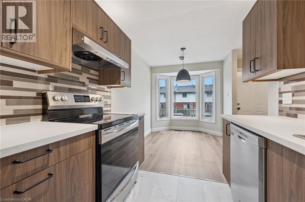 219 KINGSWOOD Drive Unit# 26, Kitchener, Ontario, N2E3J4 — Photo 5