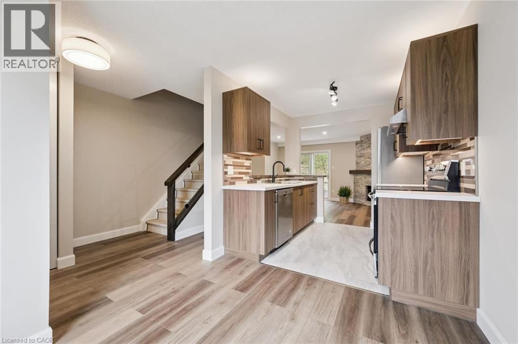 219 KINGSWOOD Drive Unit# 26, Kitchener, Ontario, N2E3J4 — Photo 7
