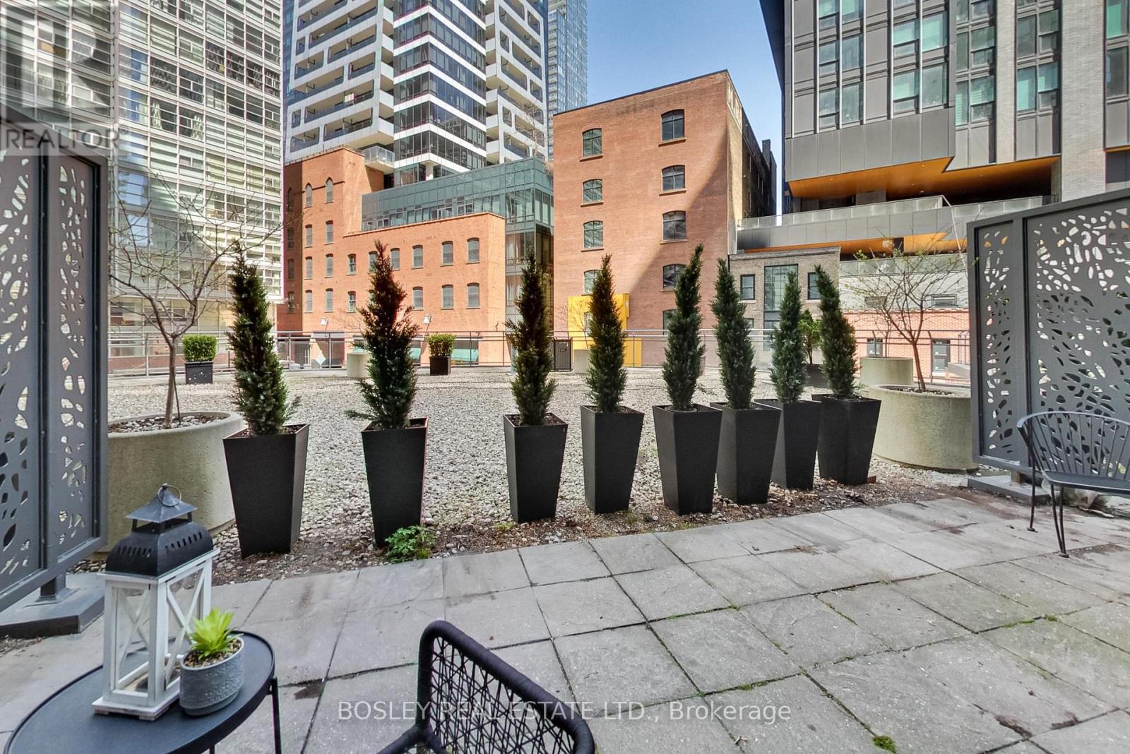 #209 24 WELLESLEY STREET W - 24