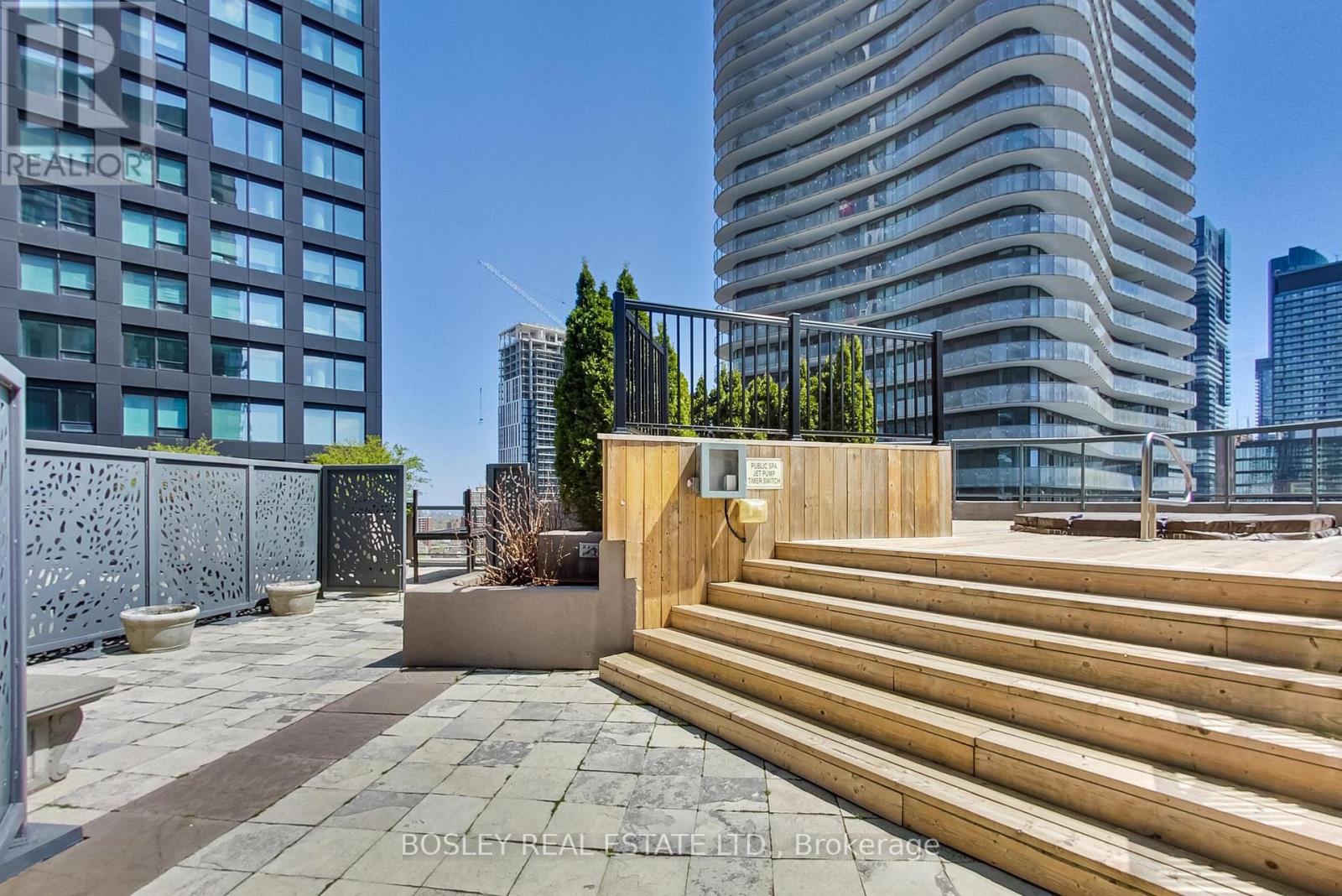 #209 24 WELLESLEY STREET W - 31