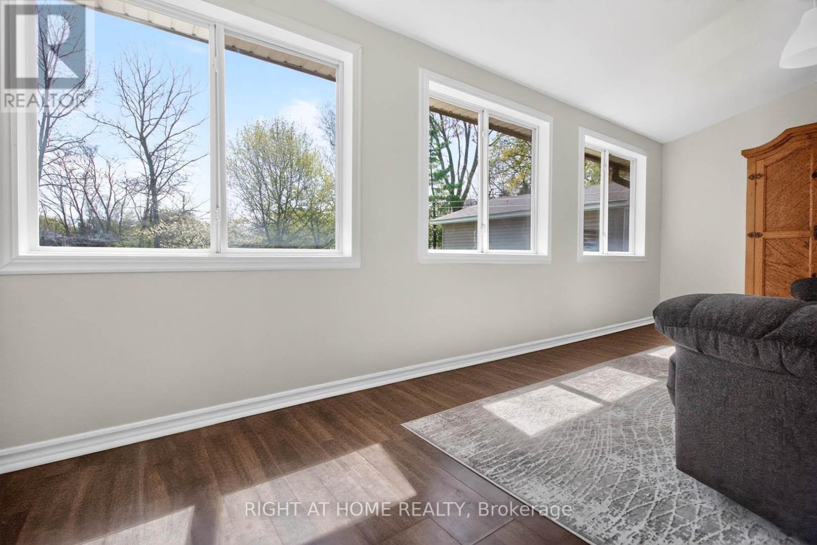 874 FRANCIS ROAD - 12
