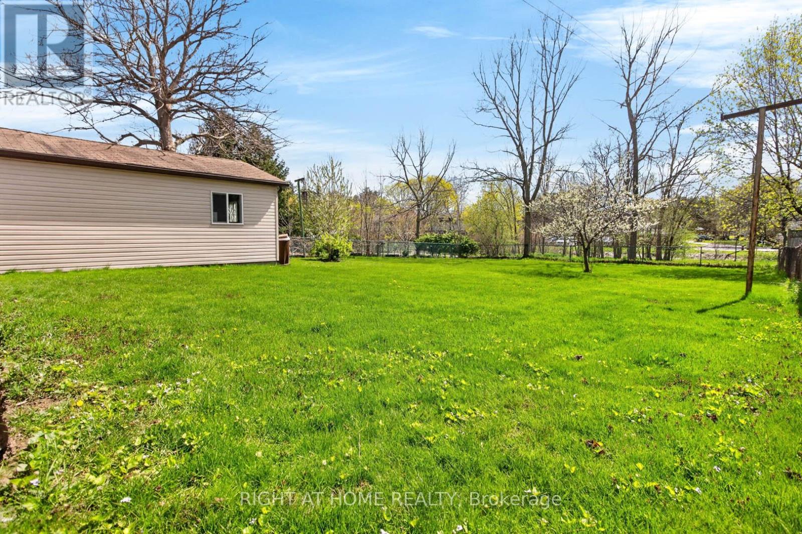 874 FRANCIS ROAD - 30