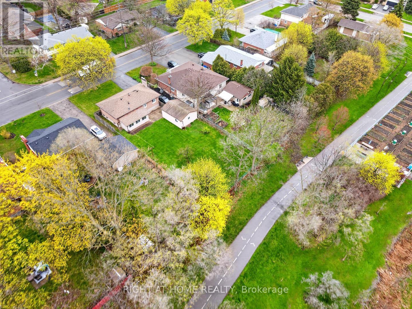 874 FRANCIS ROAD - 4