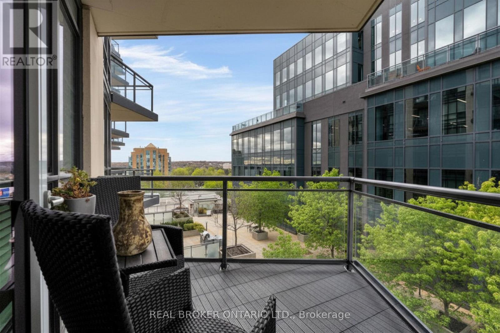 ##503 111 WORSLEY STREET - 8