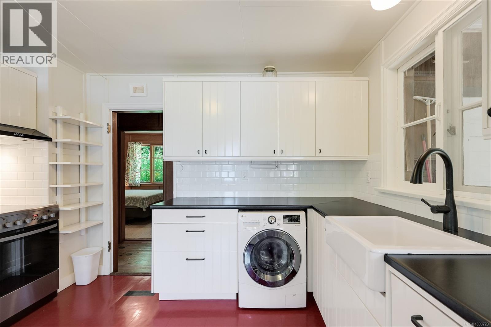 2024 Renfrew Rd - 18