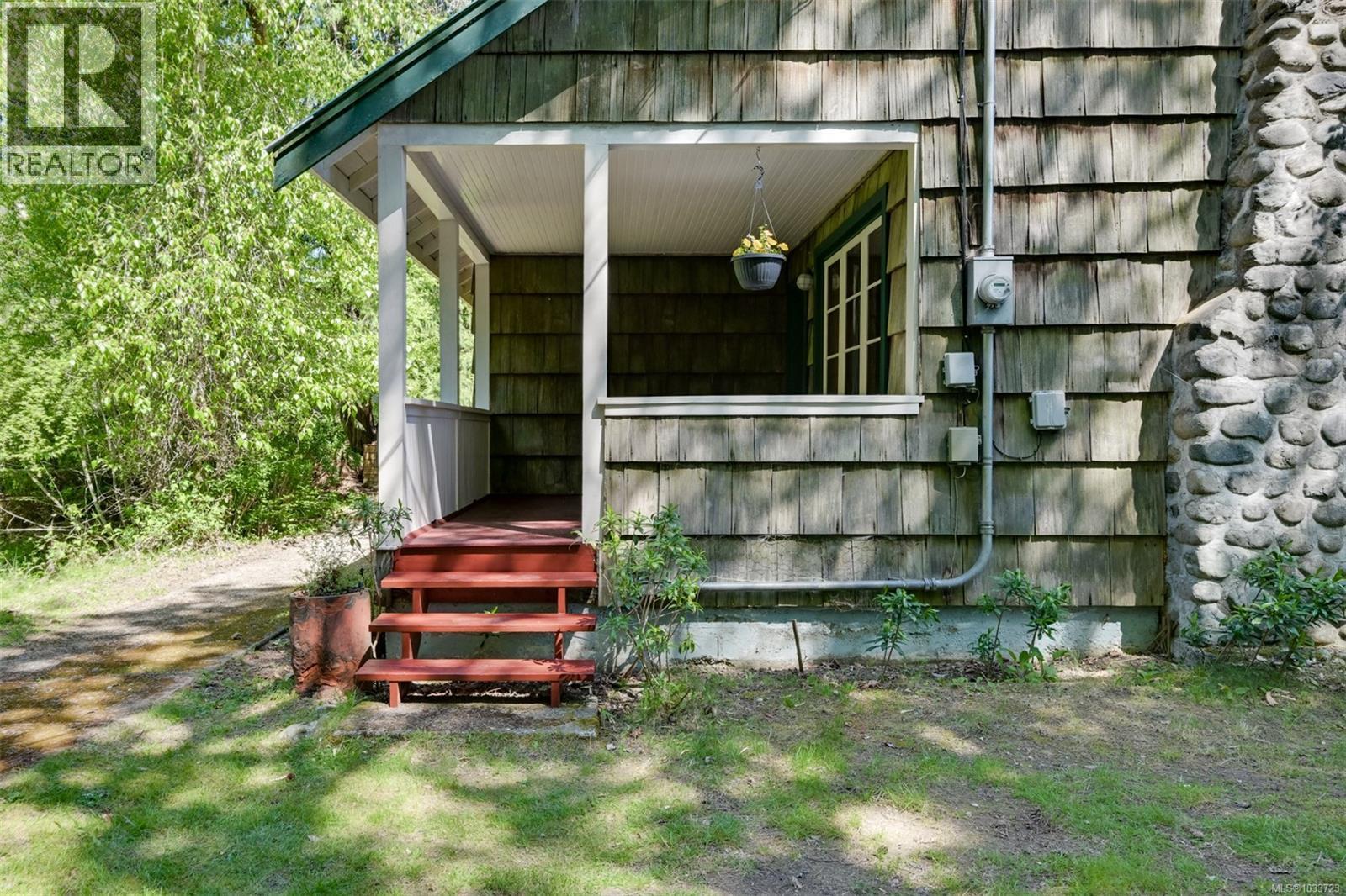 2024 Renfrew Rd - 5