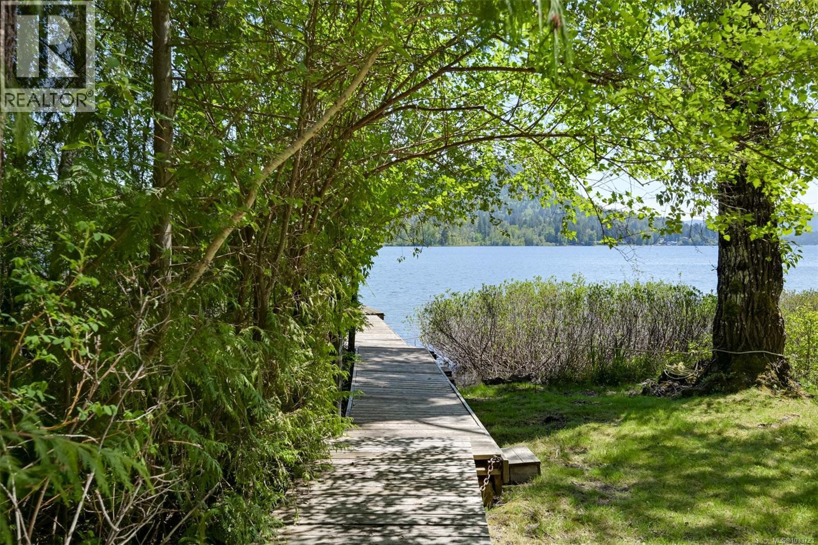 2024 Renfrew Rd - 56