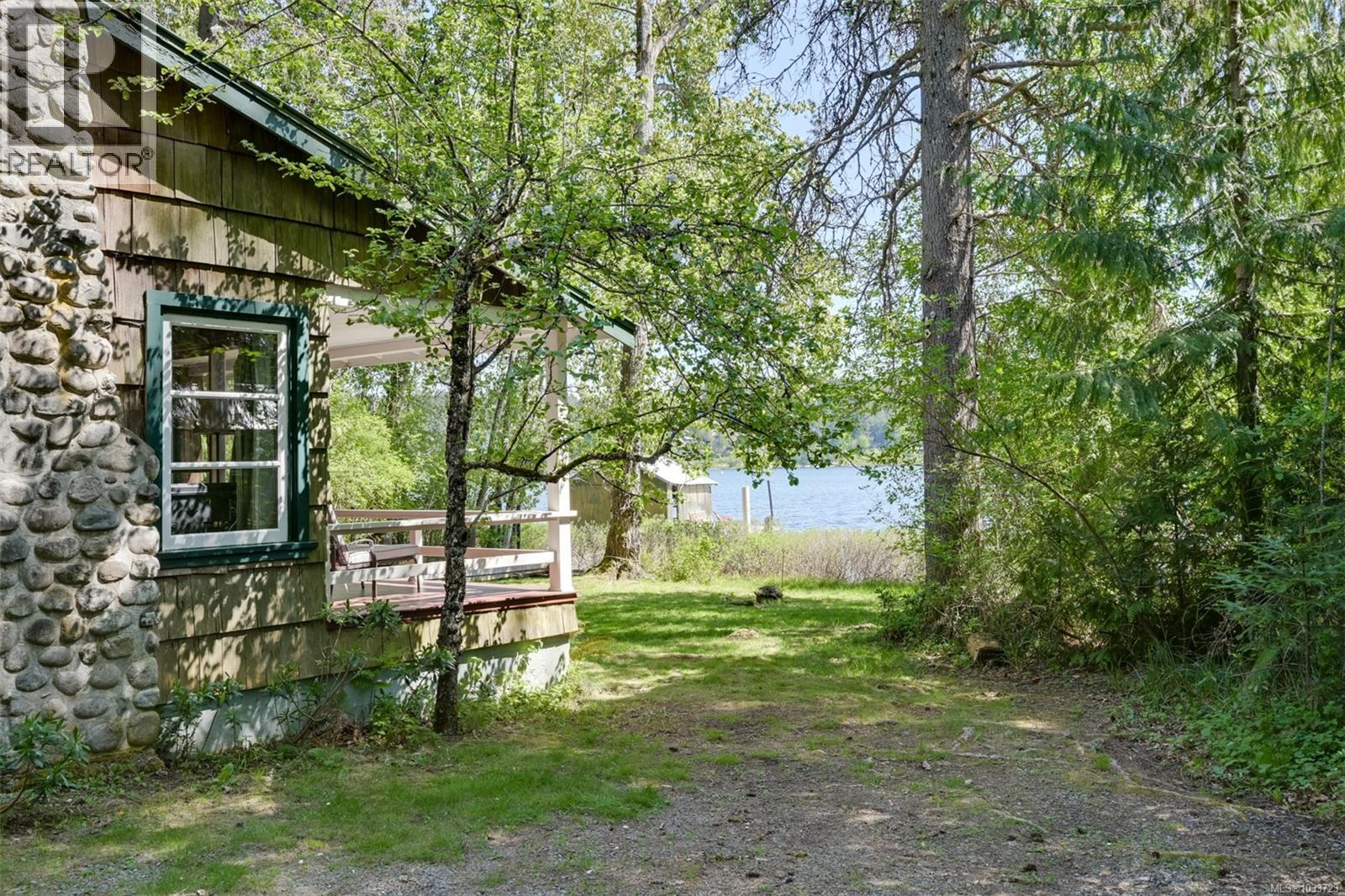 2024 Renfrew Rd - 75