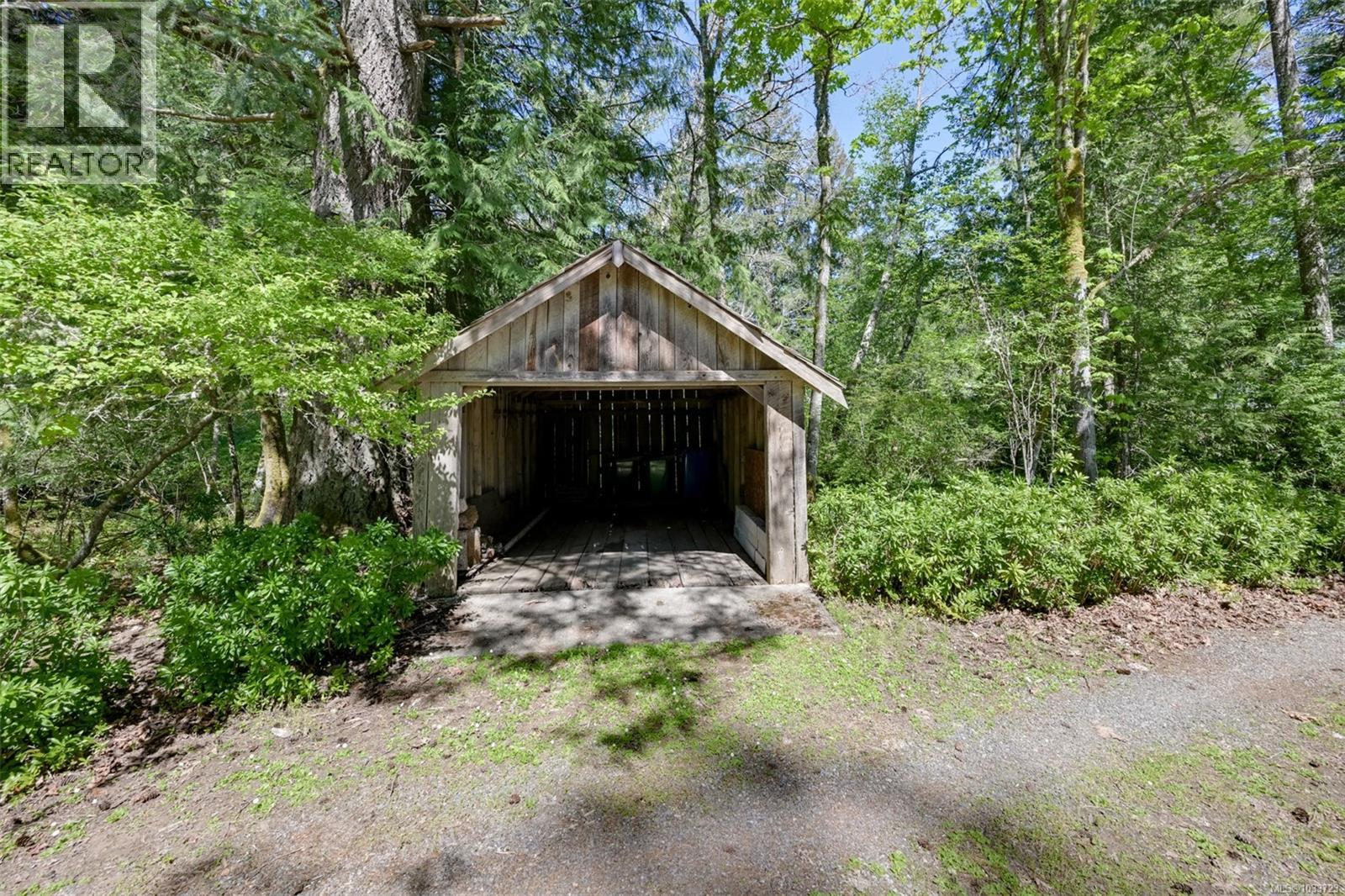 2024 Renfrew Rd - 77