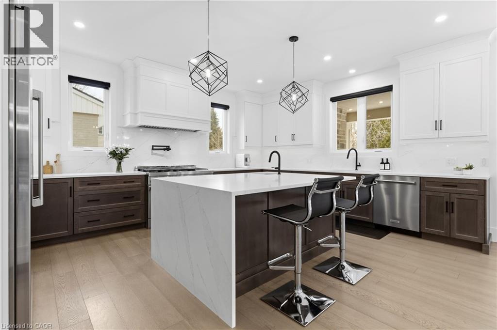 817 KING Road, Burlington, Ontario, L7T3K8 — Photo 9
