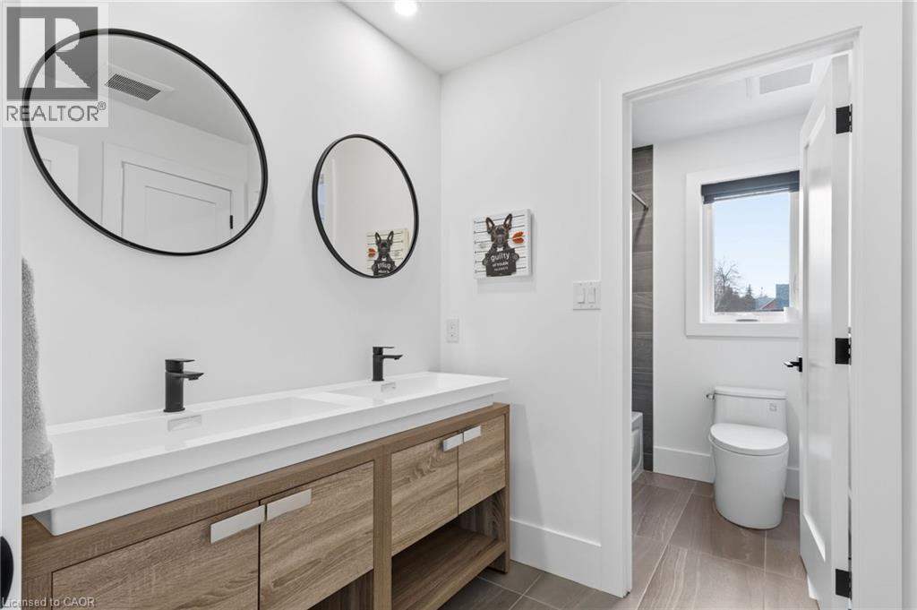 817 KING Road, Burlington, Ontario, L7T3K8 — Photo 43