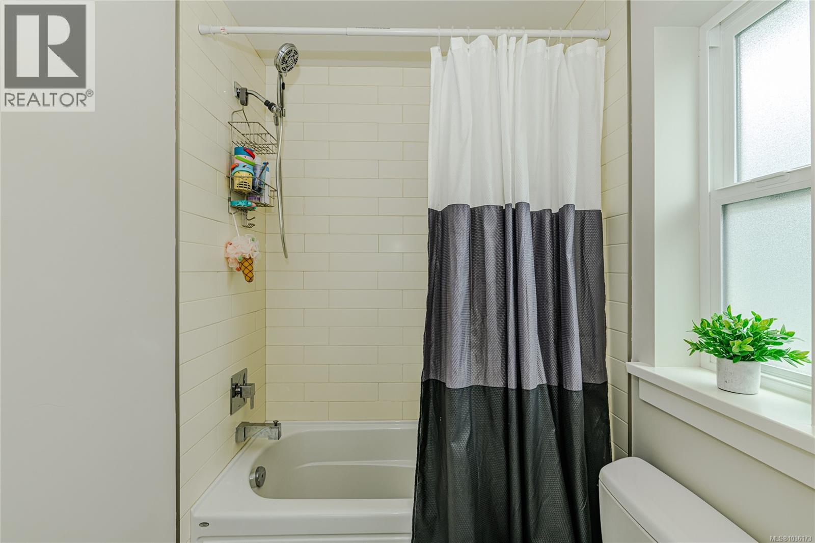 2922 Burlington Cres - 24