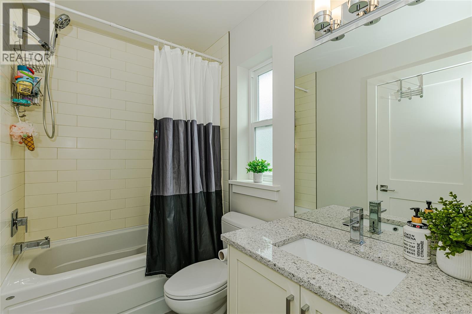 2922 Burlington Cres - 23
