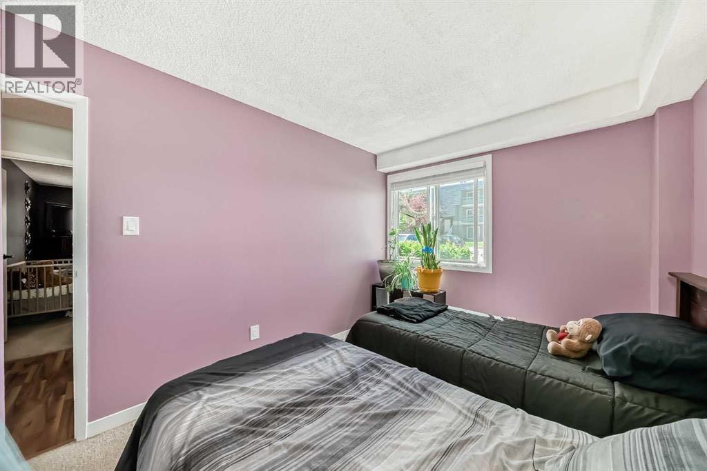 #7102 315 Southampton Drive SW - 24