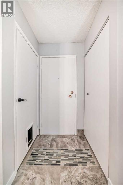 #7102 315 Southampton Drive SW - 30
