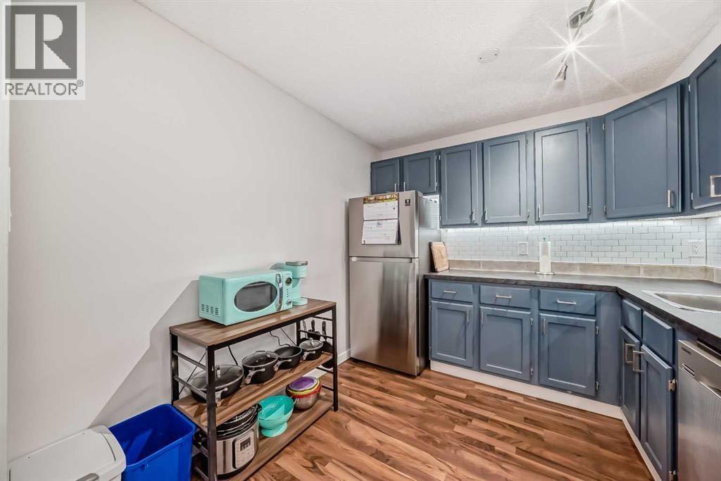#7102 315 Southampton Drive SW - 16