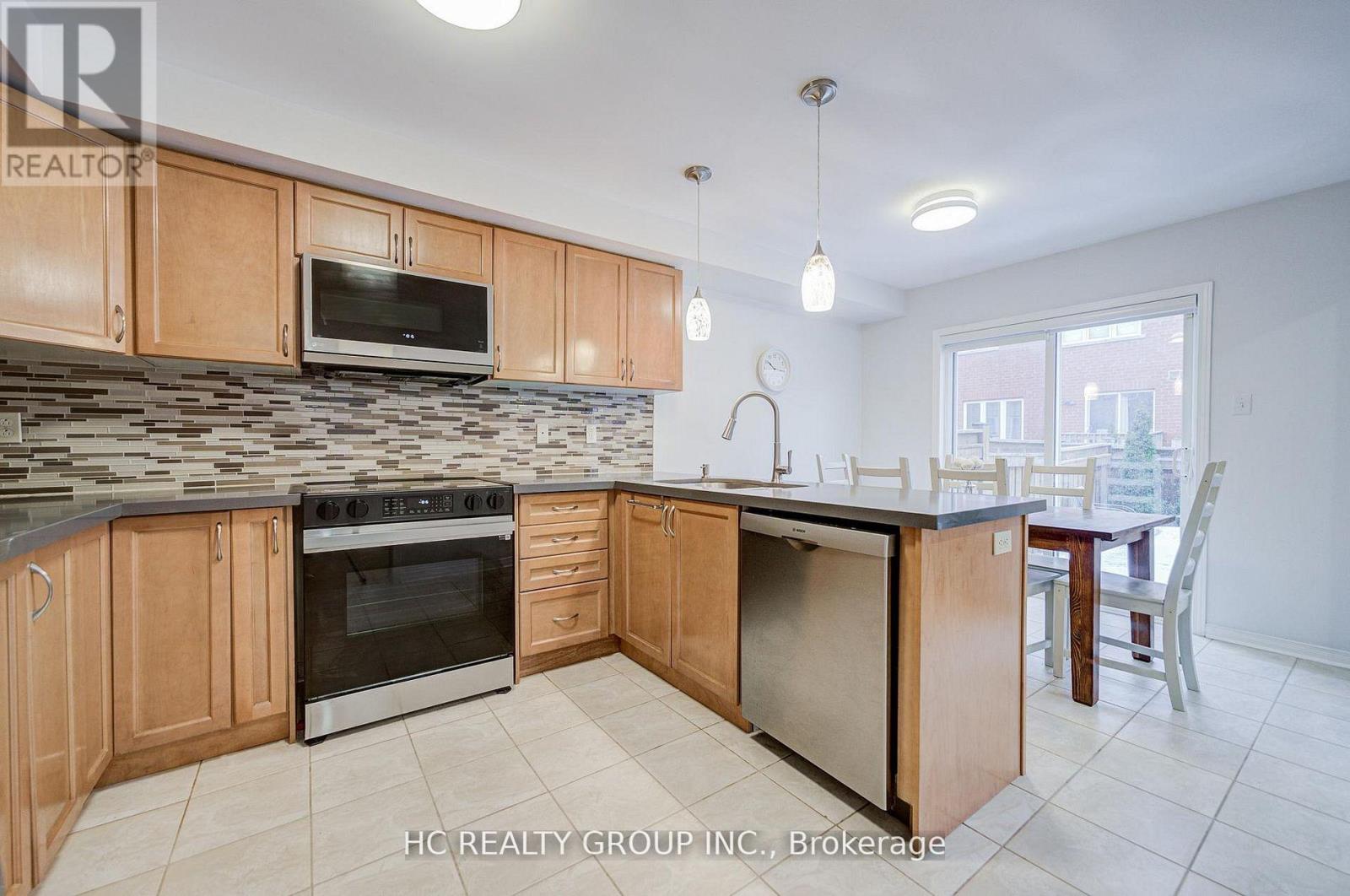 18 QUATTRO AVENUE - 16
