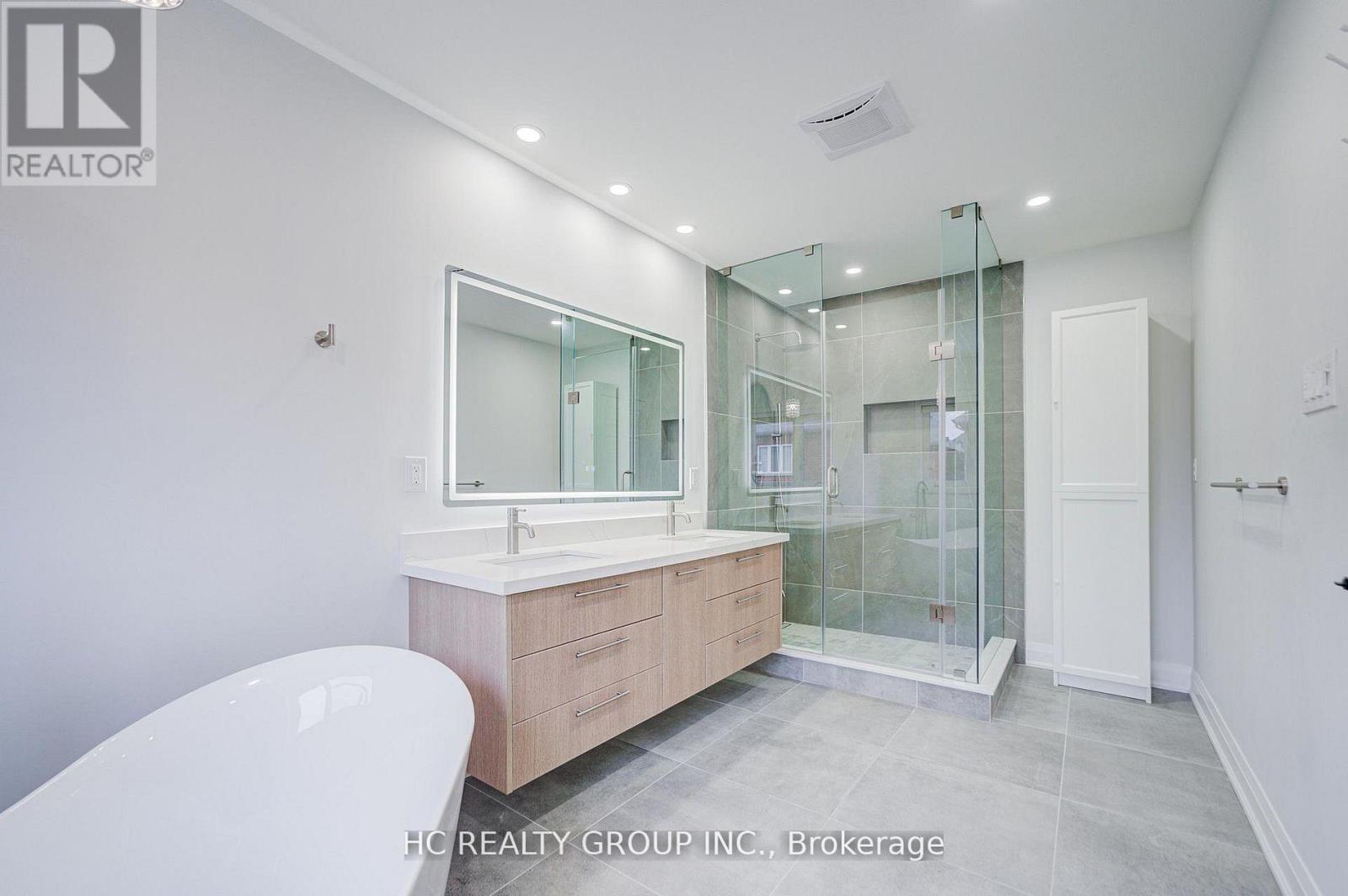 18 QUATTRO AVENUE - 24
