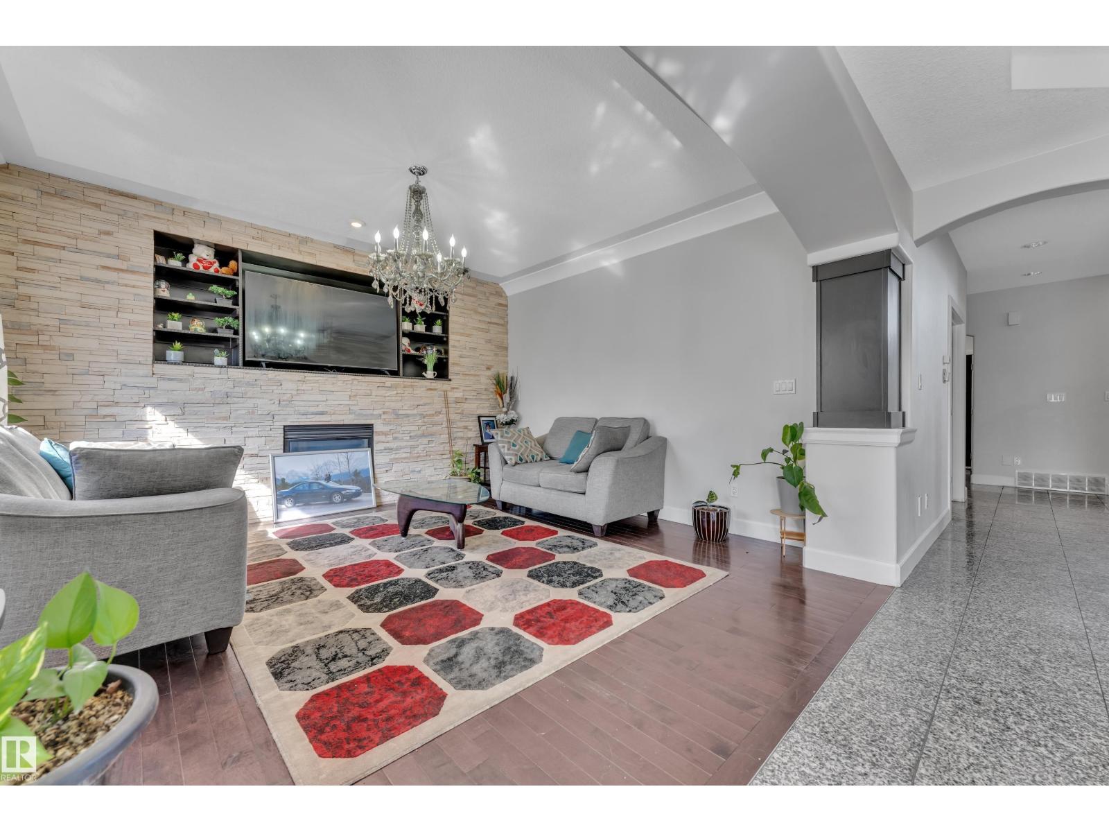 10915 175 AV NW - 17