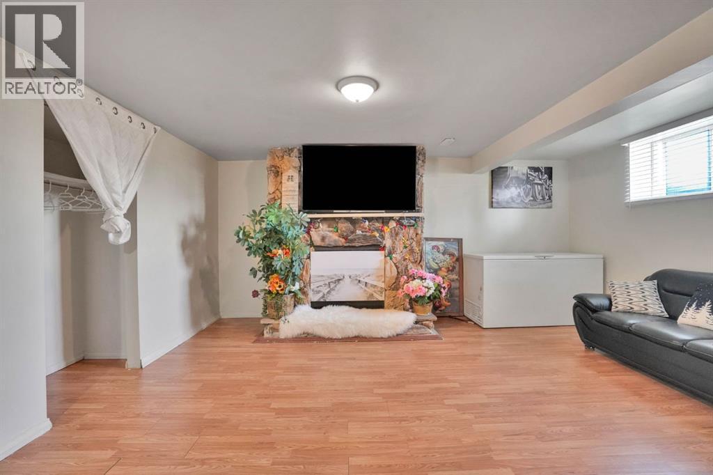 43 Maranda Close NE - 30