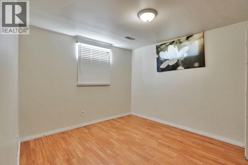 43 Maranda Close NE - 32