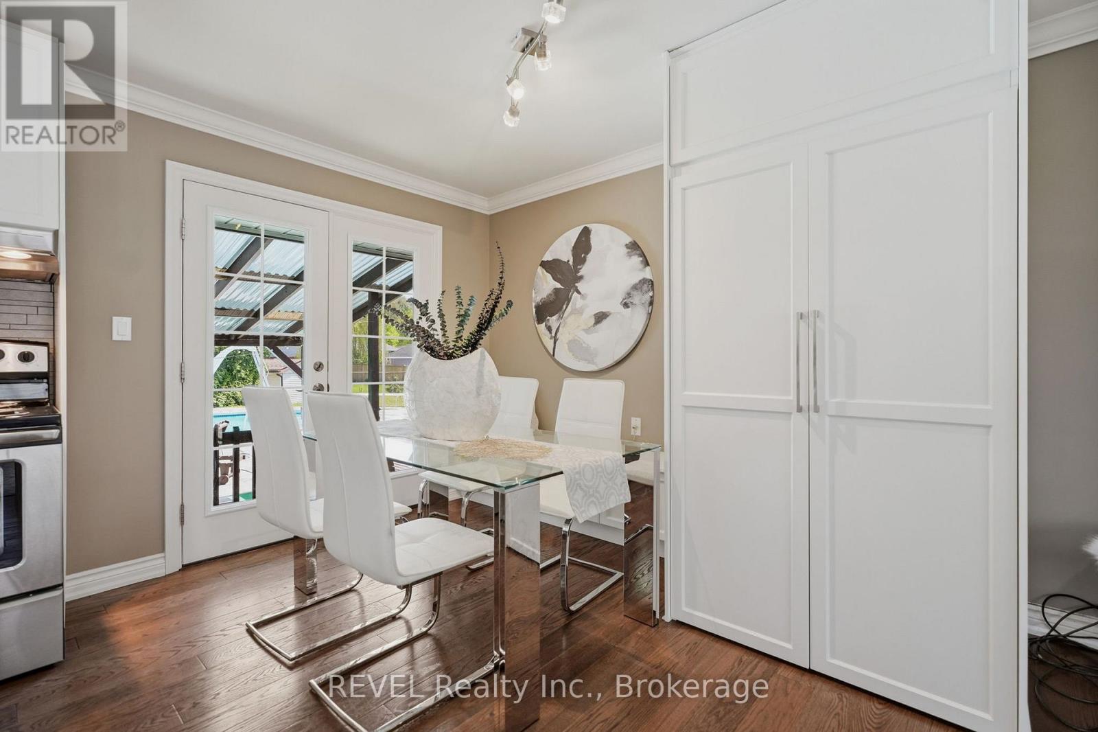 8 FERNWOOD TERRACE - 12