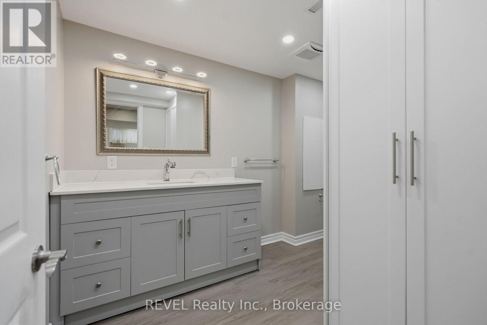 8 FERNWOOD TERRACE - 35