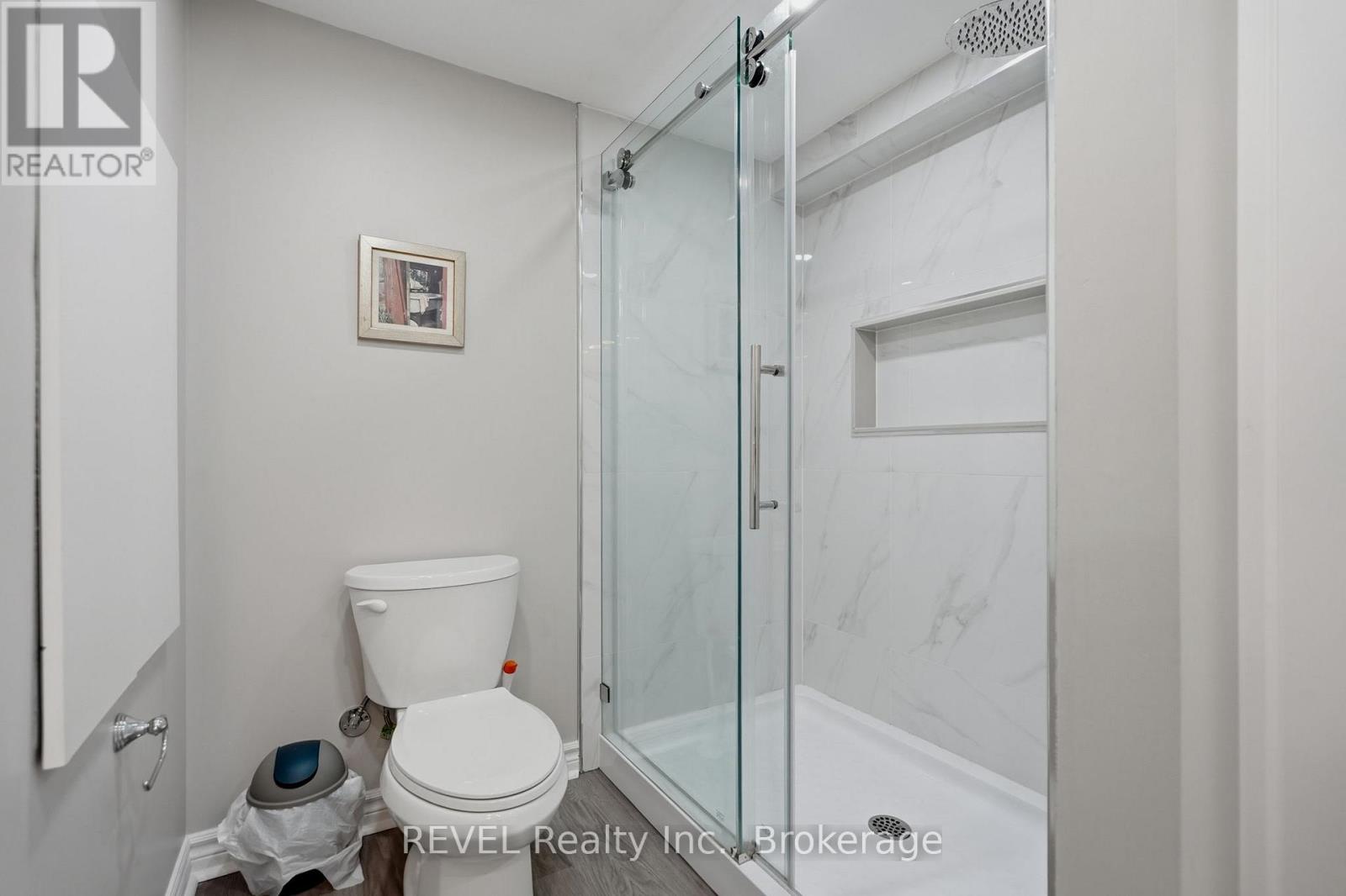 8 FERNWOOD TERRACE - 36