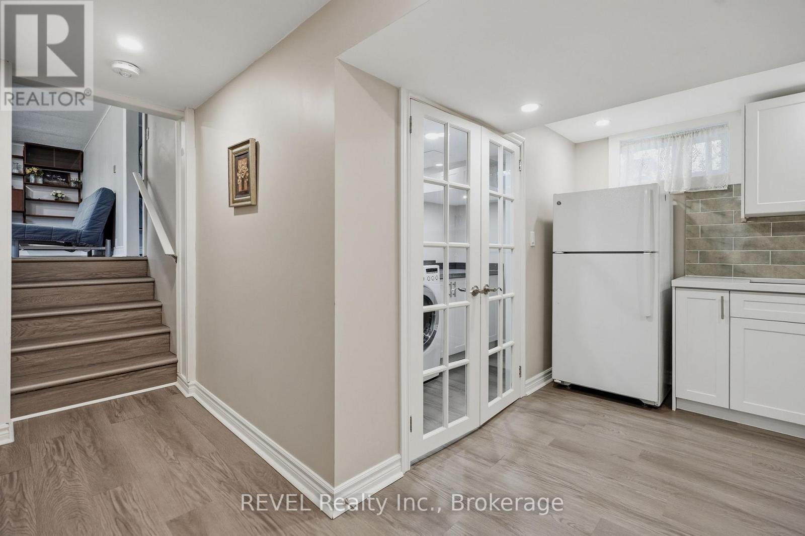 8 FERNWOOD TERRACE - 39
