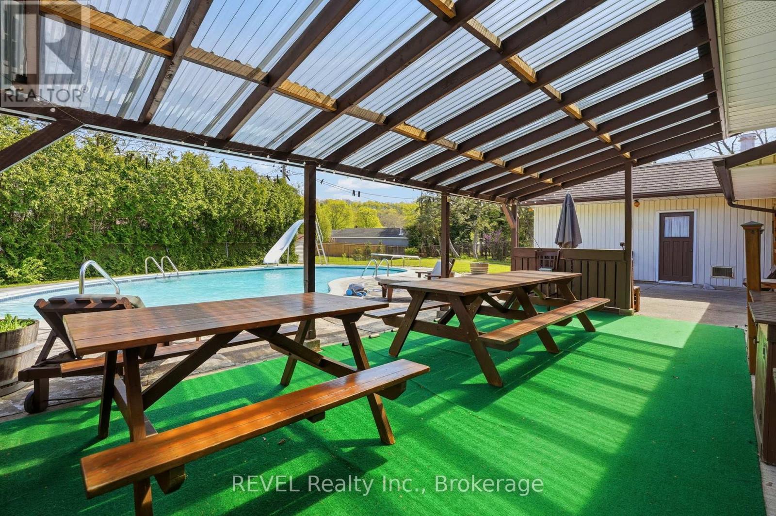 8 FERNWOOD TERRACE - 42
