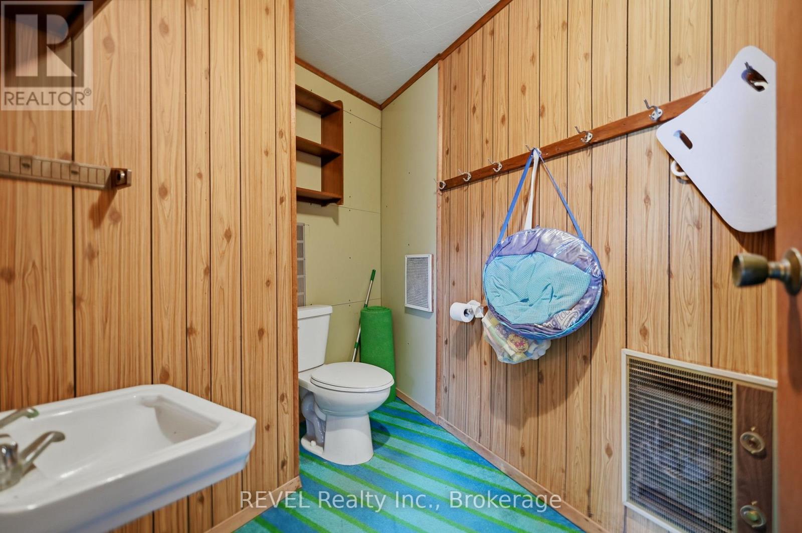 8 FERNWOOD TERRACE - 44