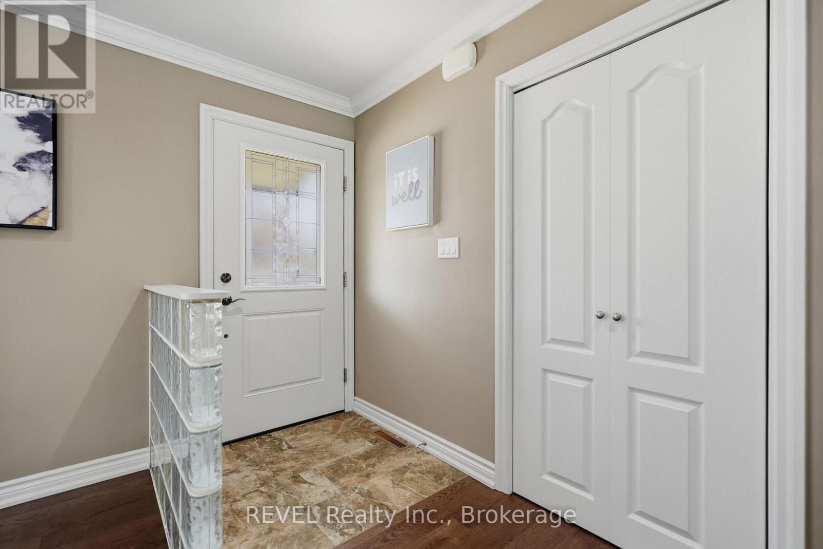 8 FERNWOOD TERRACE - 5